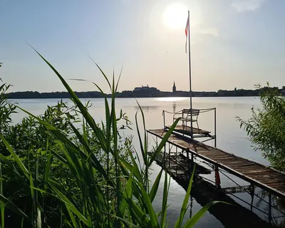 Blick auf den Ploener See vom privaten Steg am Garten